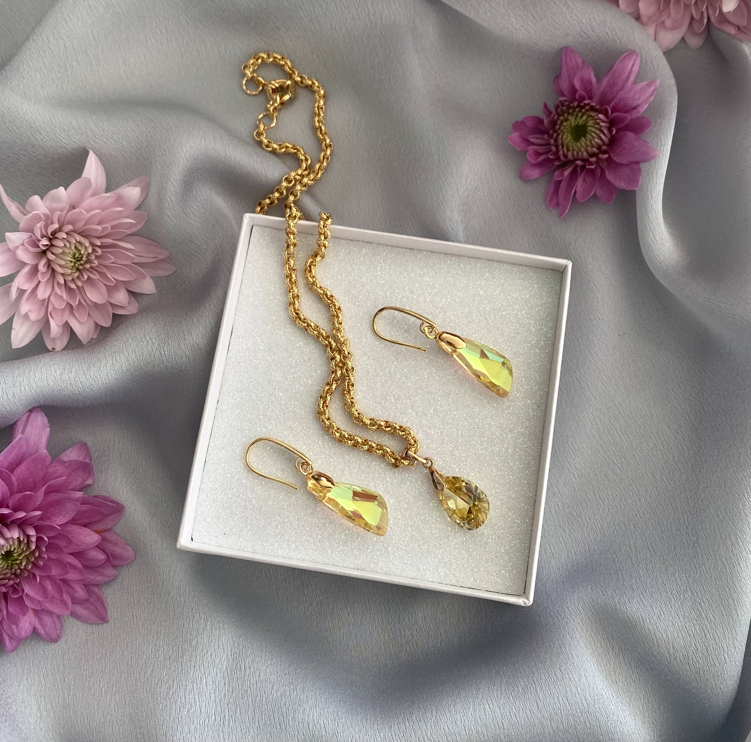 «LUMIÈRE» Gorgeous Crystal Necklace & Earrings Luxury Jewellery Set | Soleo